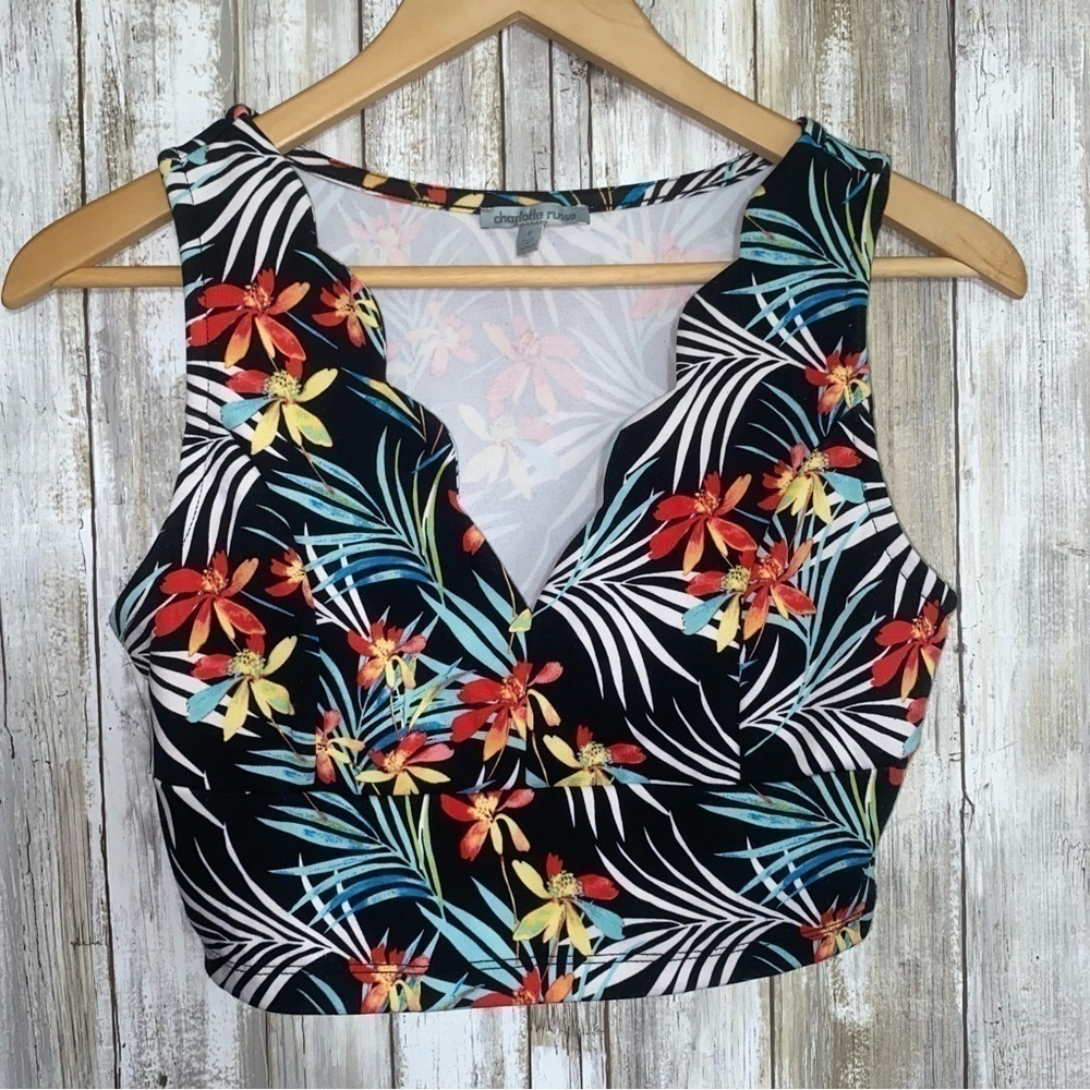 Charlotte Russe Tropical Scalloped Edge Crop Top - Picture 1 of 5